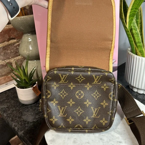 Louis Vuitton Bosphore Bum Bag